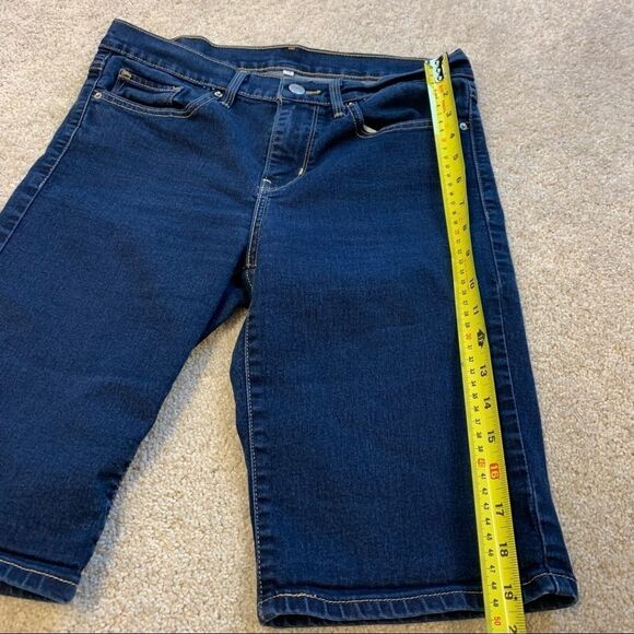 Levi’s dark wash Bermuda denim Jean shorts size 28 - Picture 7 of 7